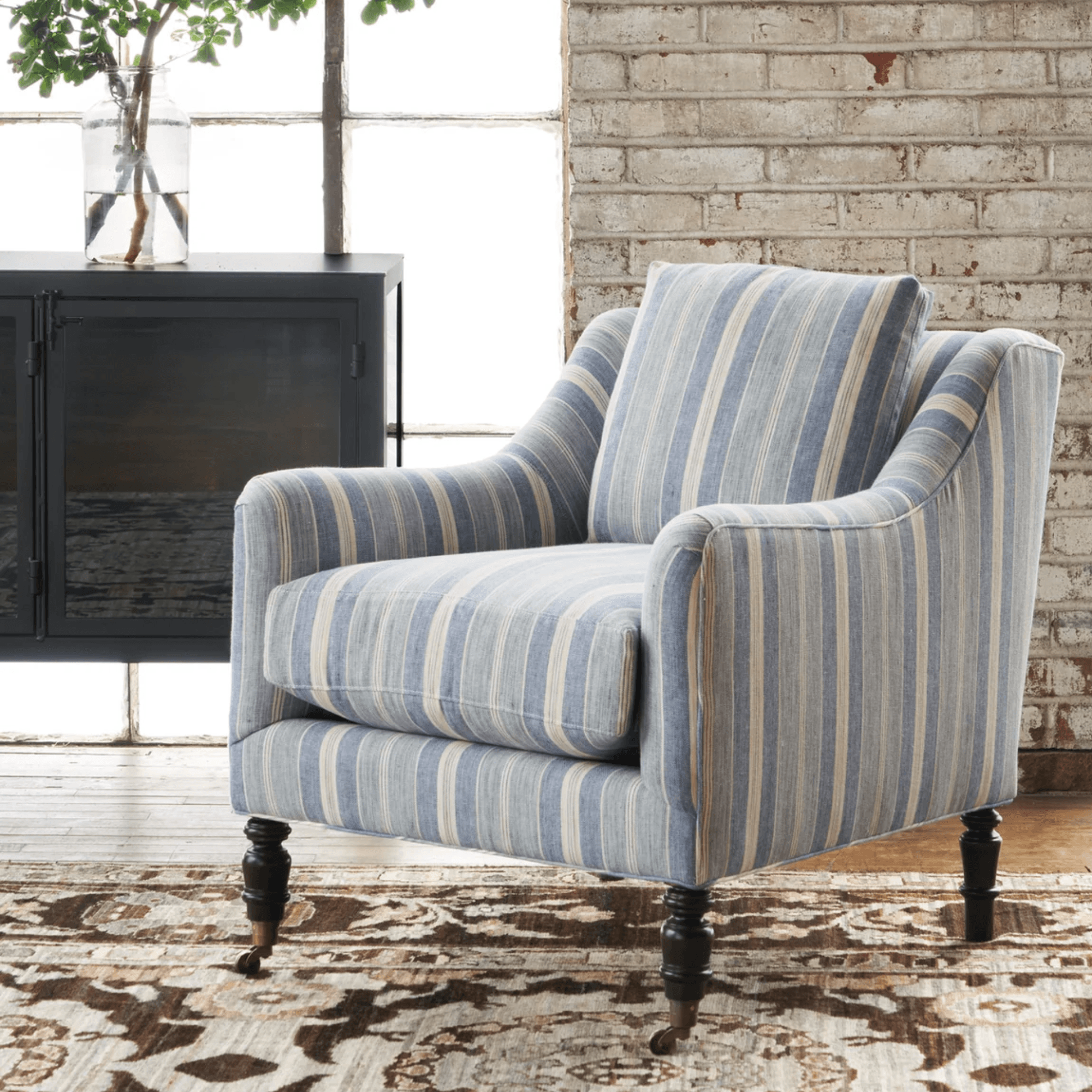 Yvonne Chair - Thumbnail 3