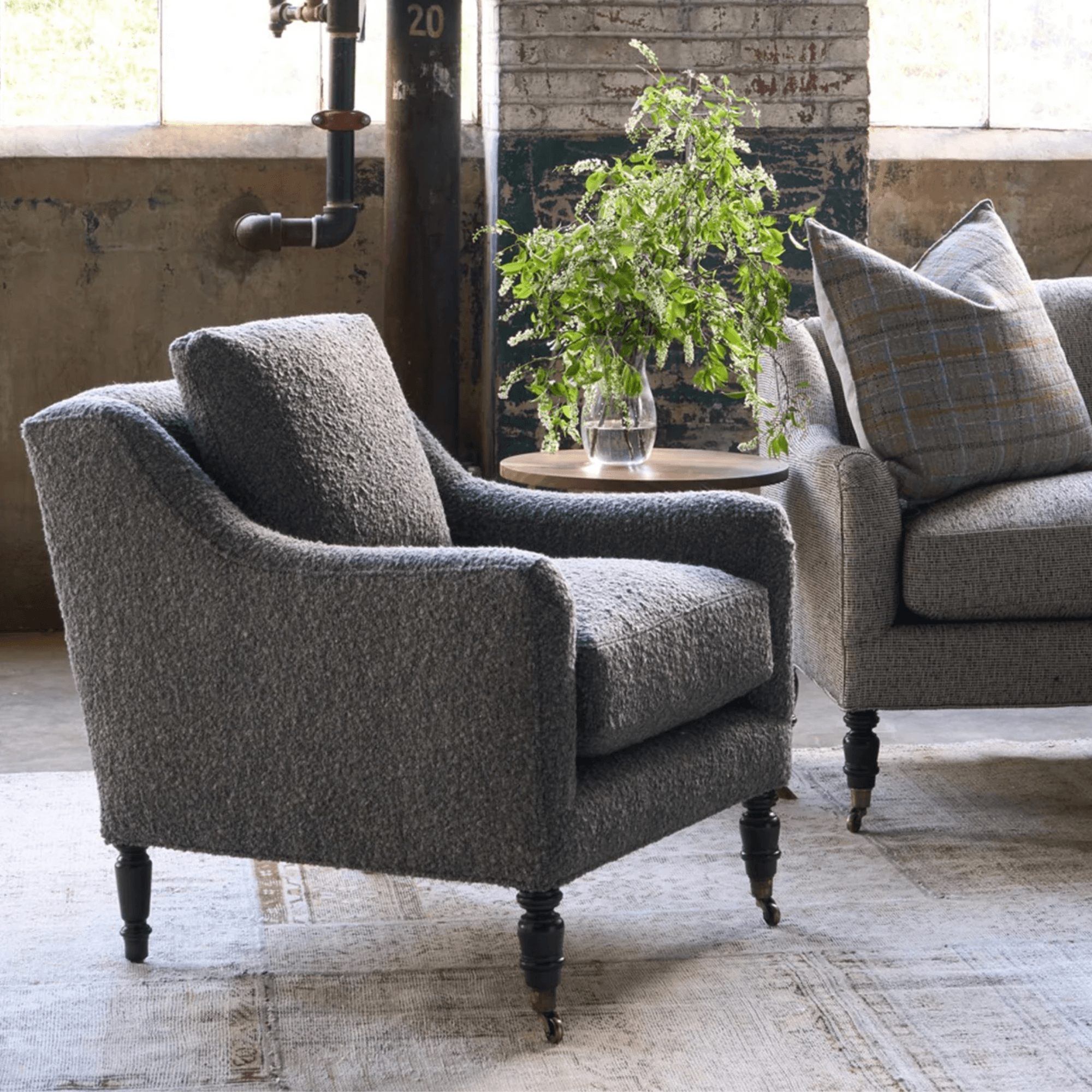 Yvonne Chair - Thumbnail 2