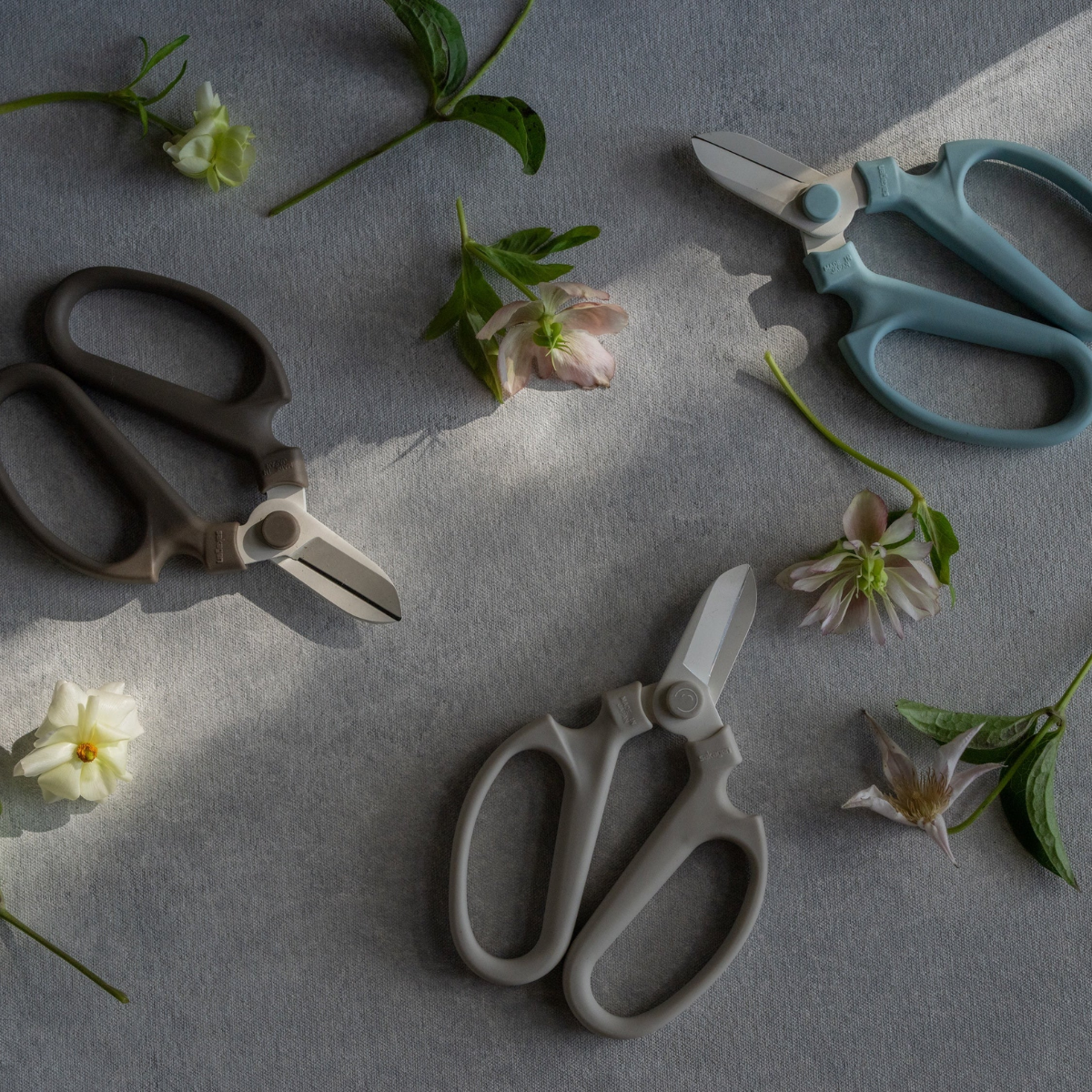 The Floral Society Japanese Floral Clippers - Thumbnail 5