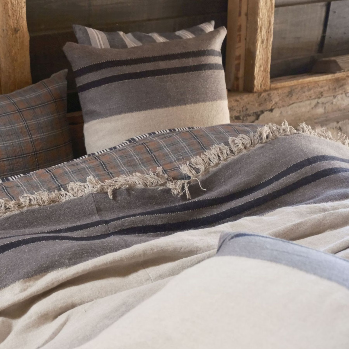 Black House Stripe Coverlet - Thumbnail 3