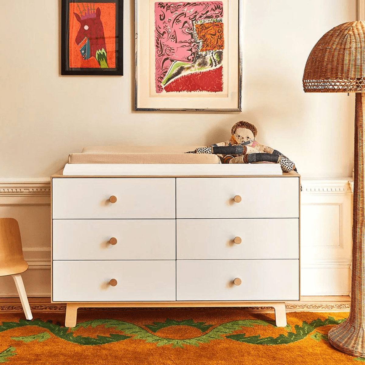 Changing table tray clearance