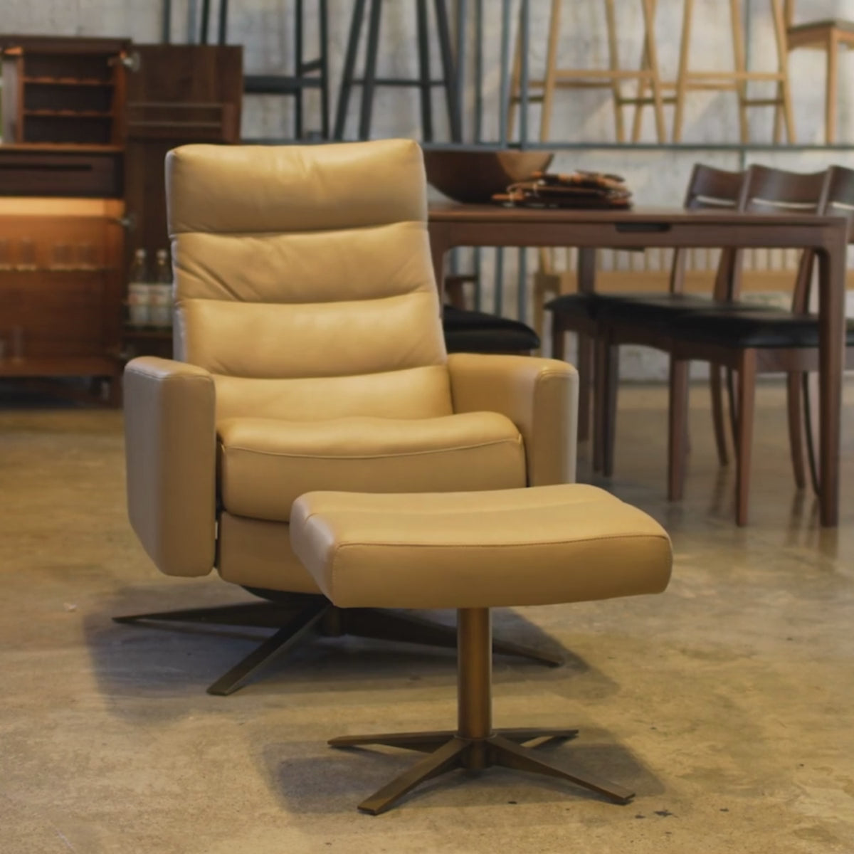 Cirrus Comfort Air | American Leather – Urban Natural Home