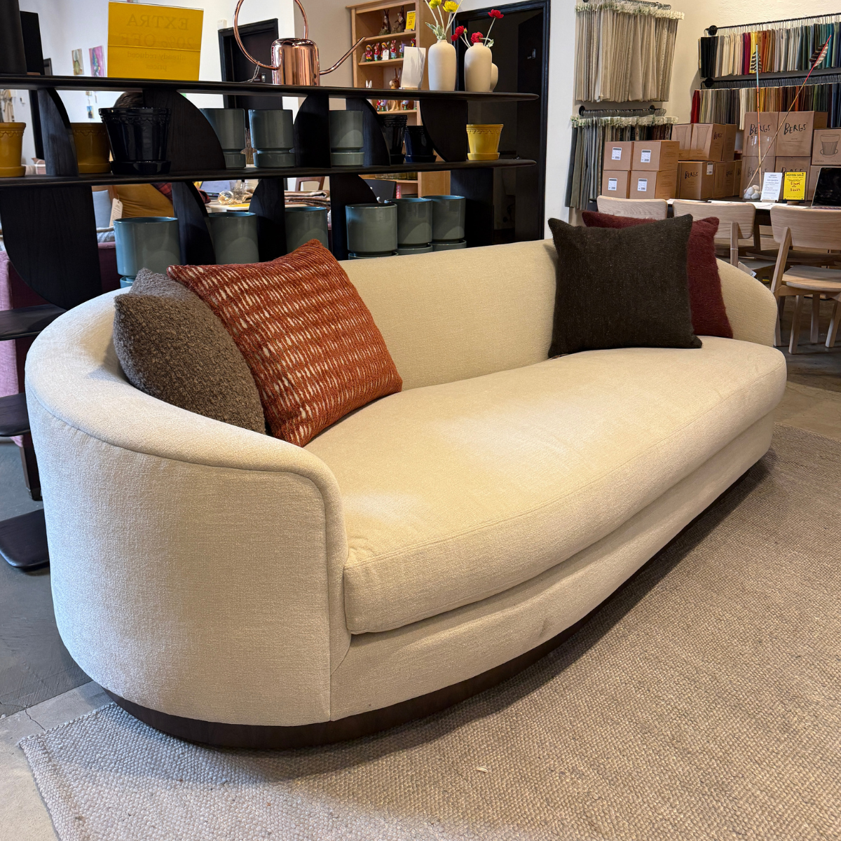 Thayer Coggin Curl Sofa - Thumbnail 4