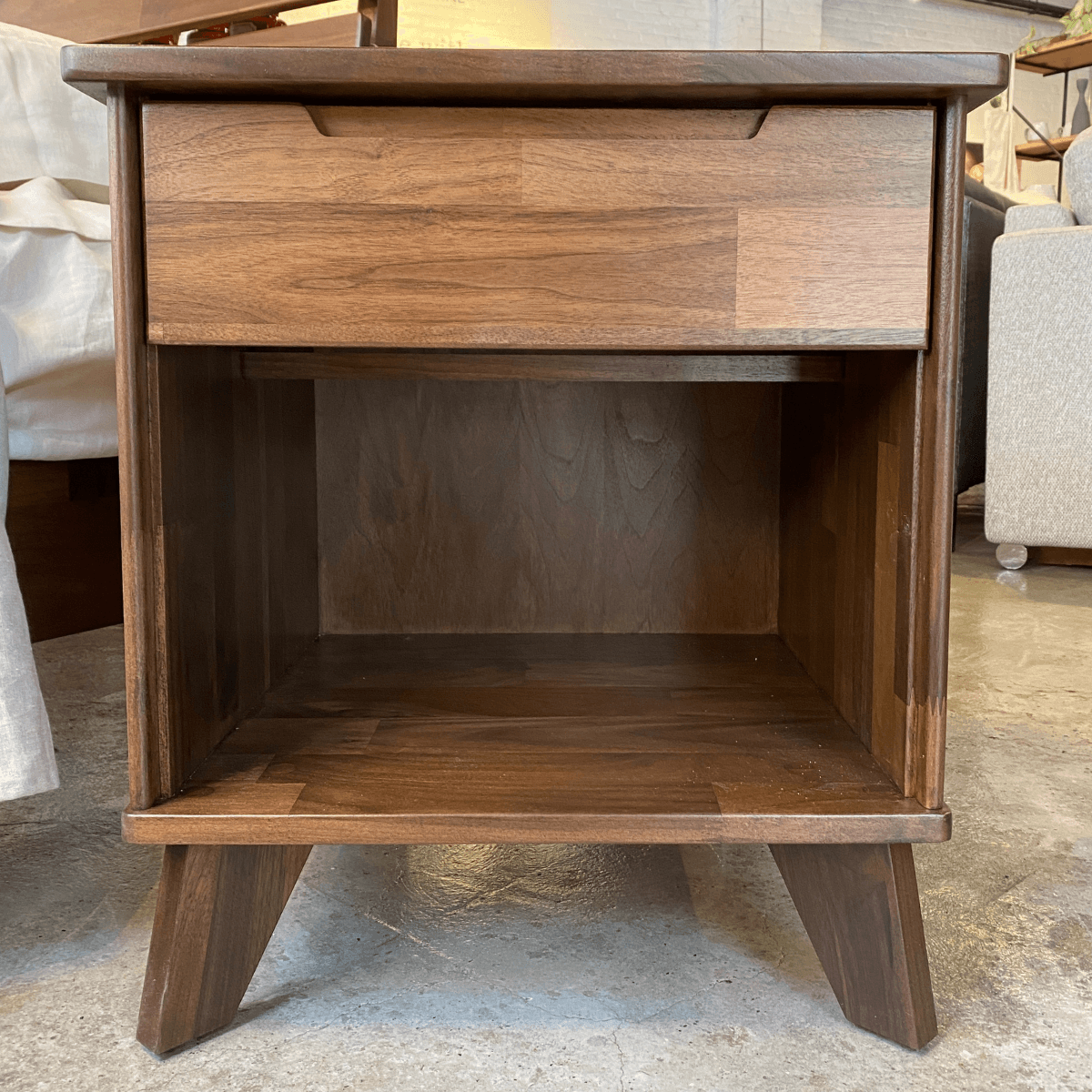 Linn One Drawer Nightstand - Thumbnail 3