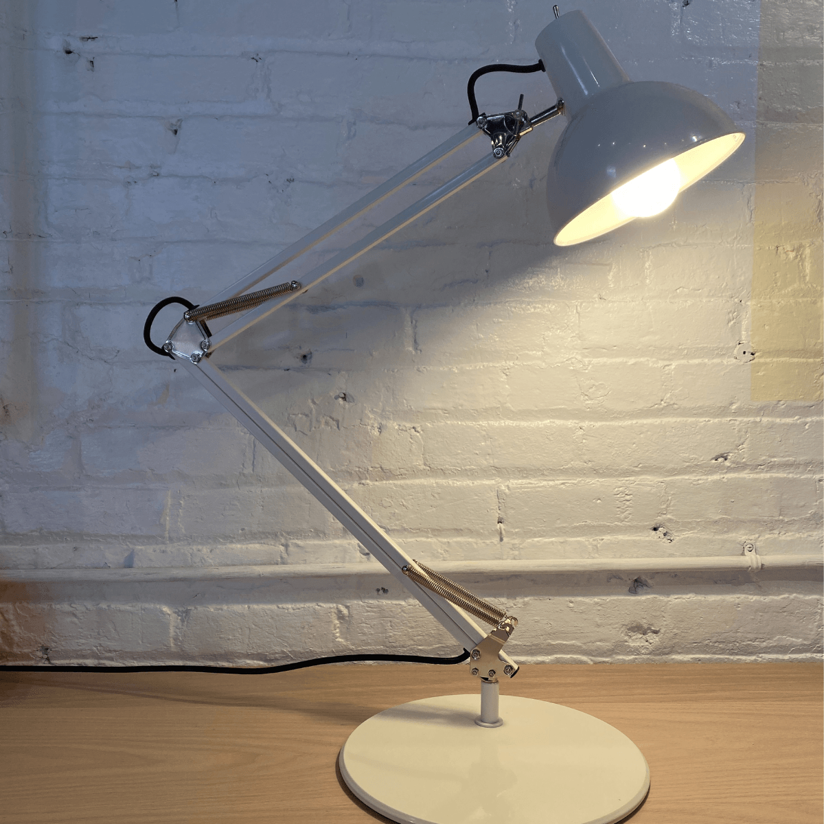 Spring Balanced Table Lamp by Midgard - Thumbnail 3