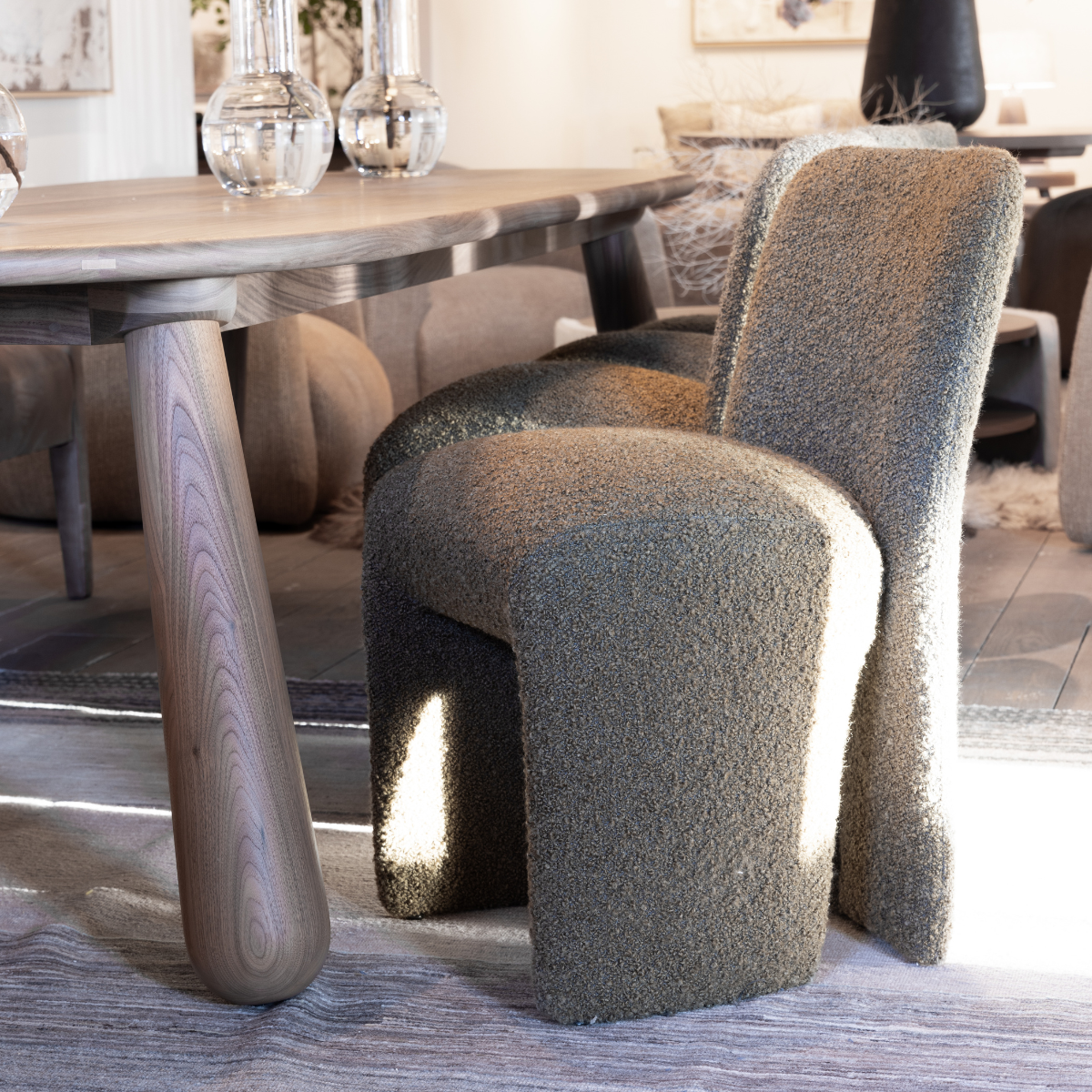 Verellen Coco Dining Table - Thumbnail 3