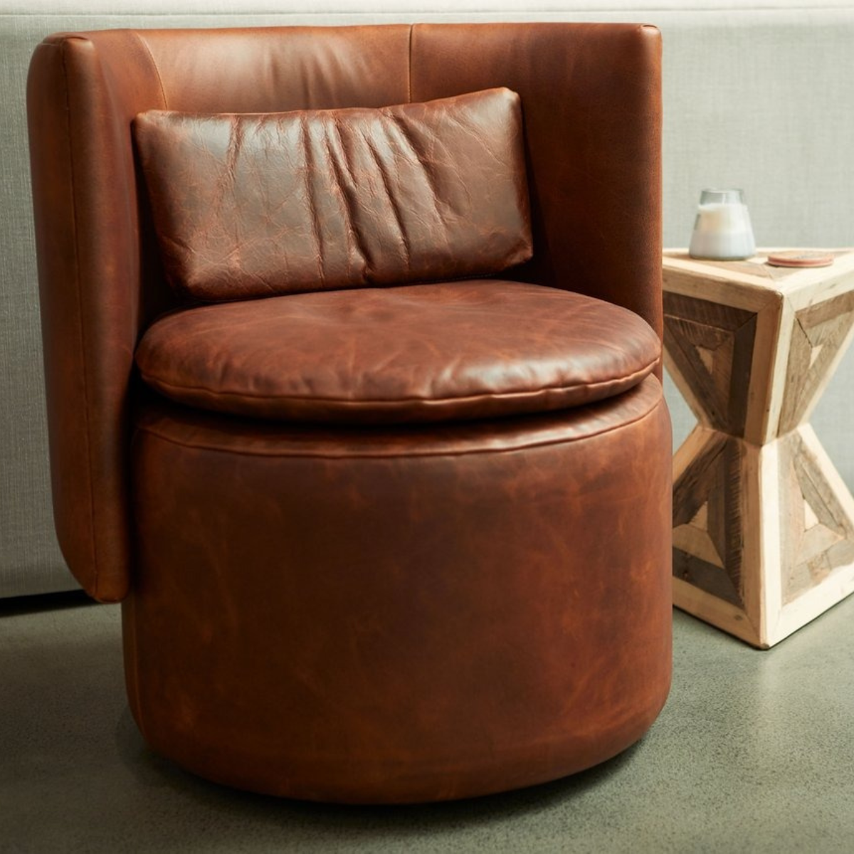 Buttercup Swivel Chair - Thumbnail 5