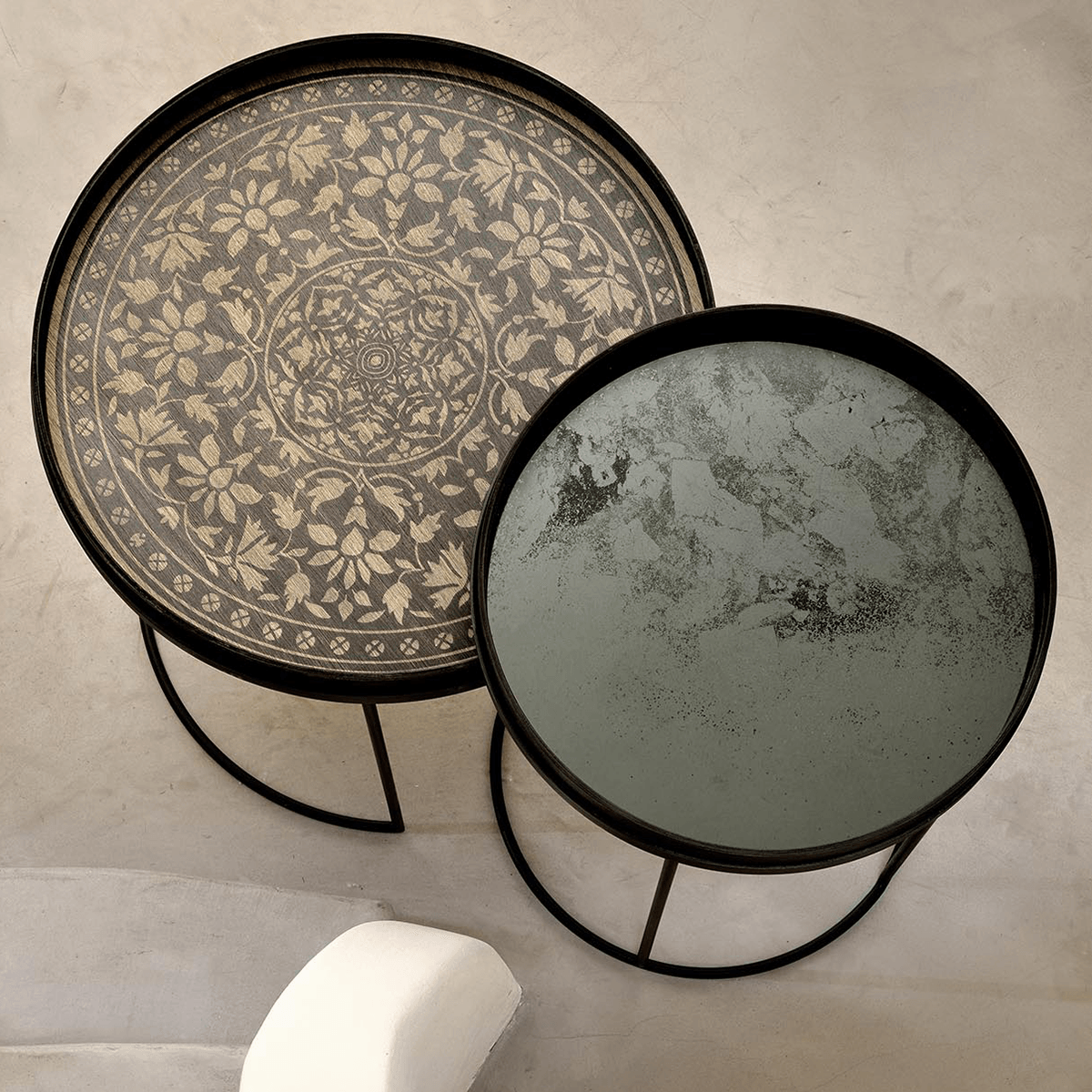 Large Round Aged Clear Mirror Tray - Thumbnail 3