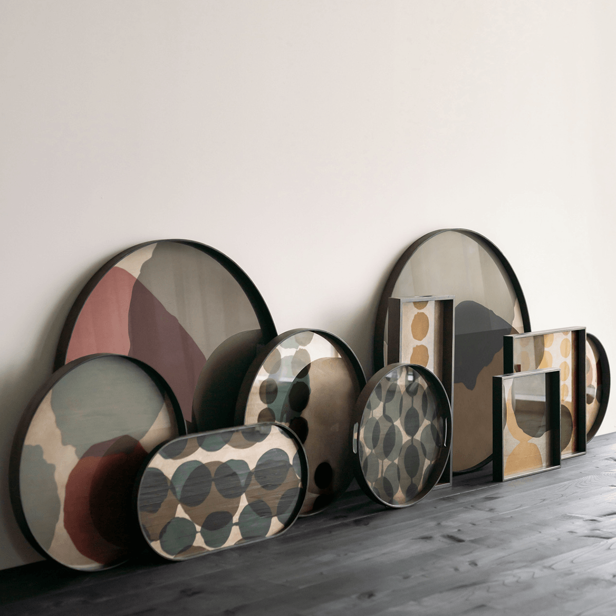 Large Round Overlapping Dots Tray - Thumbnail 5