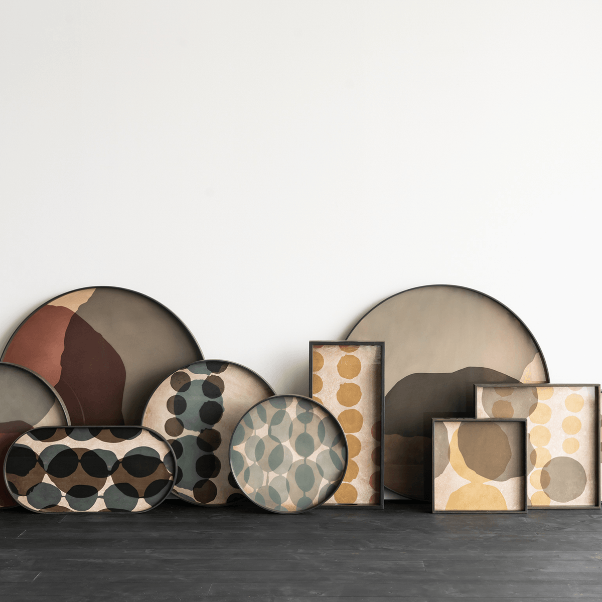 Large Round Overlapping Dots Tray - Thumbnail 4